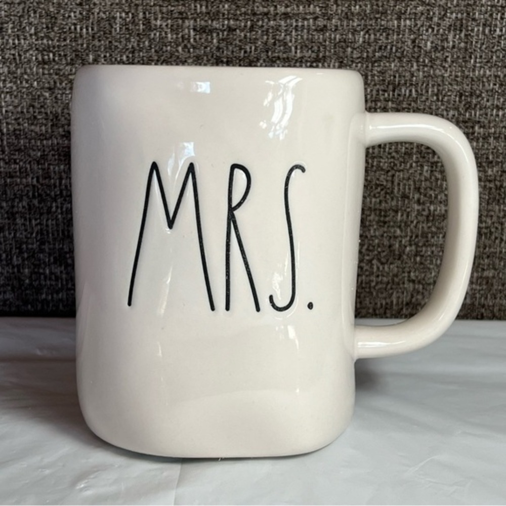 Rae Dunn "Mrs." Farmhouse Style Letter Ceramic Coffee Cup Mug Bride‎ Wedding